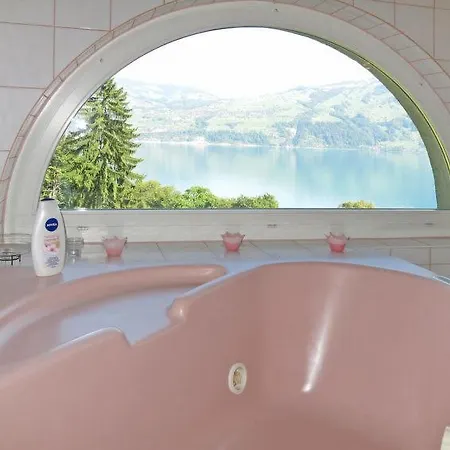 Sleeps 12 Wifi